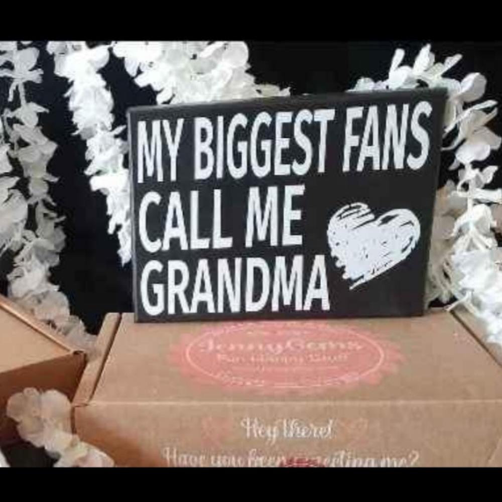 NIB Gift Wood Sign for Grandma Made in the North America